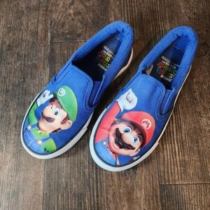 Kids 12.5 Mario Bros. sneakers